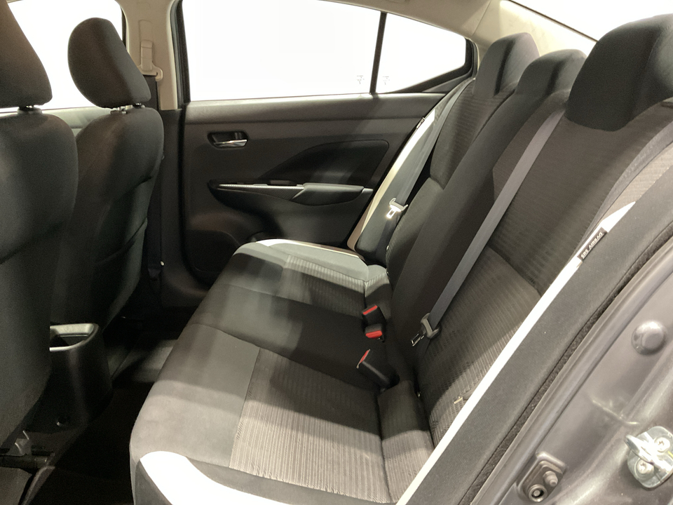 2022 Nissan Versa SV