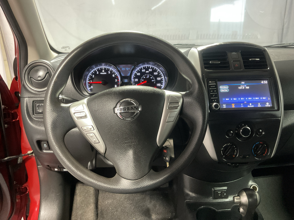 2019 Nissan Versa 1.6 SV Sedan