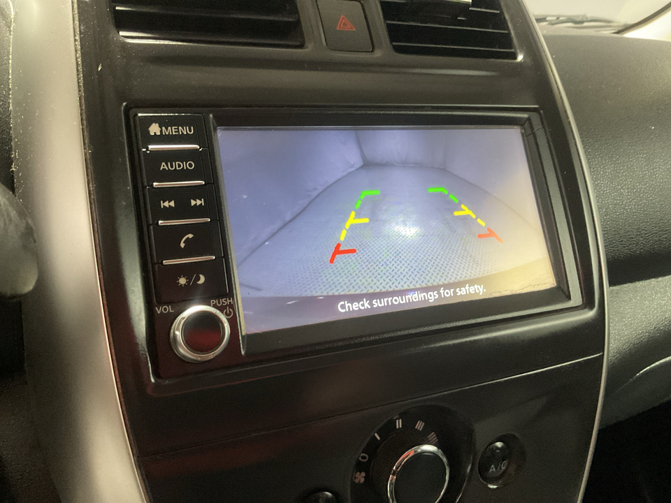 2019 Nissan Versa 1.6 SV Sedan