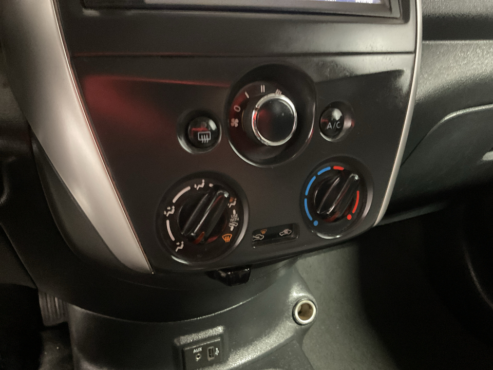 2019 Nissan Versa 1.6 SV Sedan