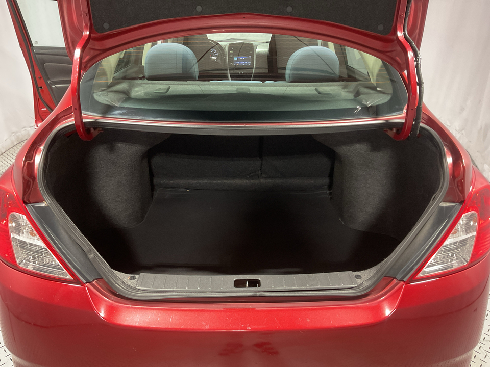 2019 Nissan Versa 1.6 SV Sedan