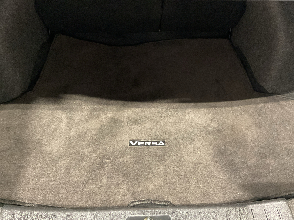2022 Nissan Versa SV