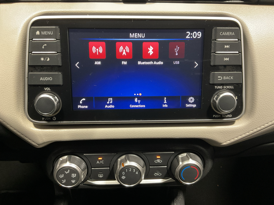 2022 Nissan Versa SV