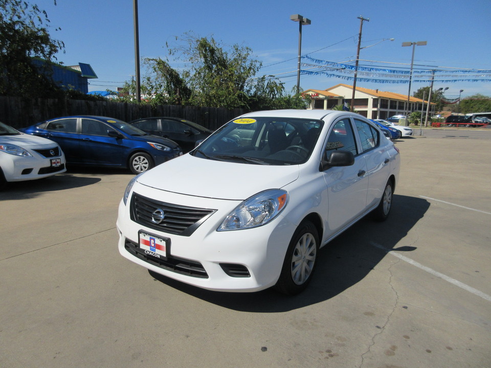 2014 Nissan Versa 1.6 S 4A