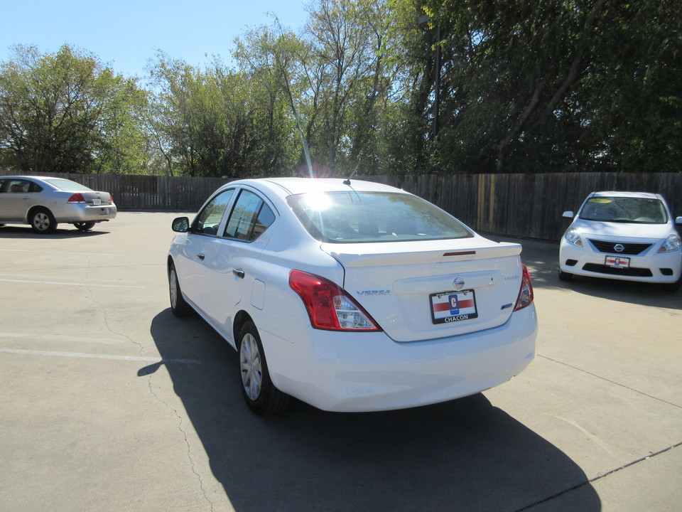 2014 Nissan Versa 1.6 S 4A