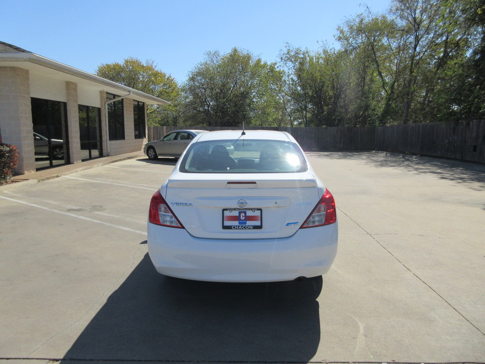 2014 Nissan Versa 1.6 S 4A