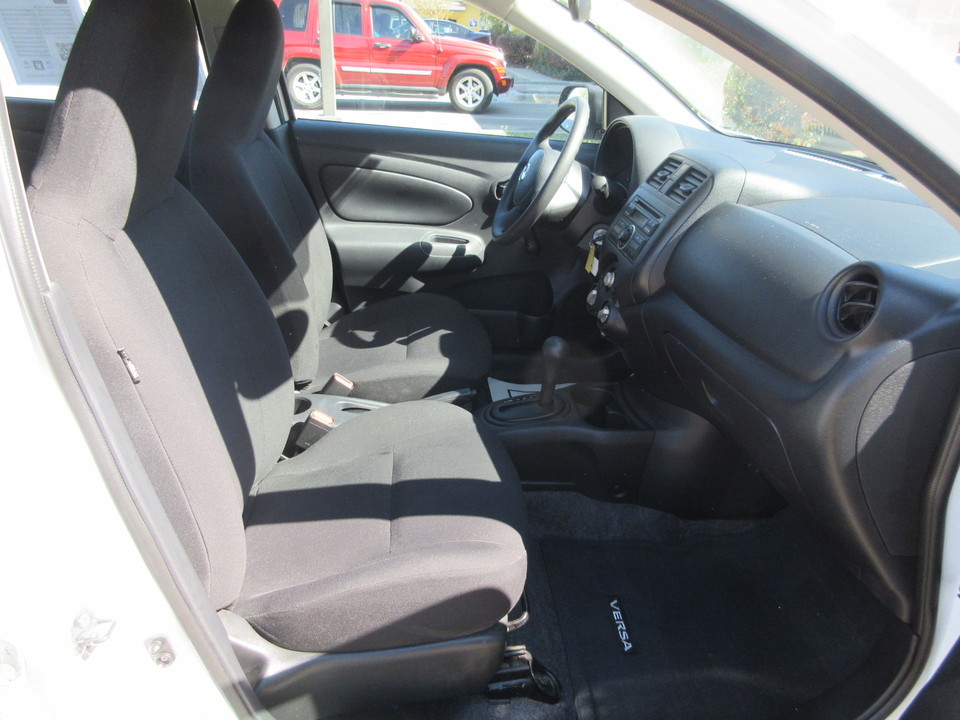 2014 Nissan Versa 1.6 S 4A