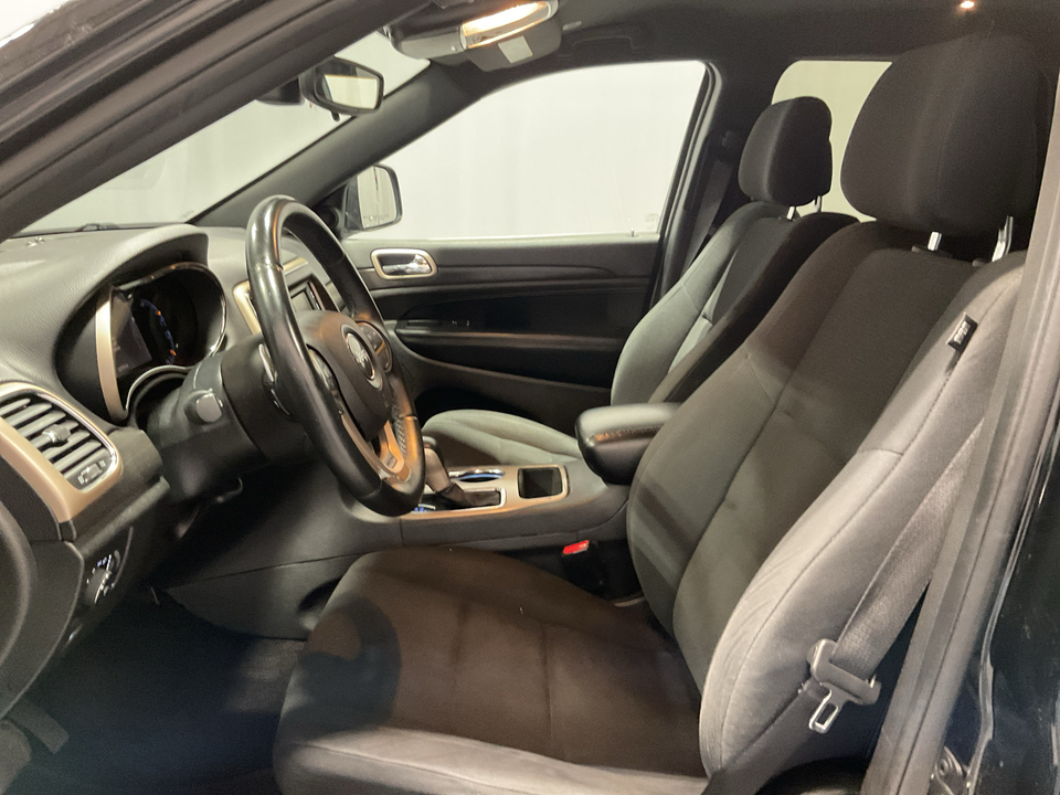 2017 Jeep Grand Cherokee Laredo 2WD