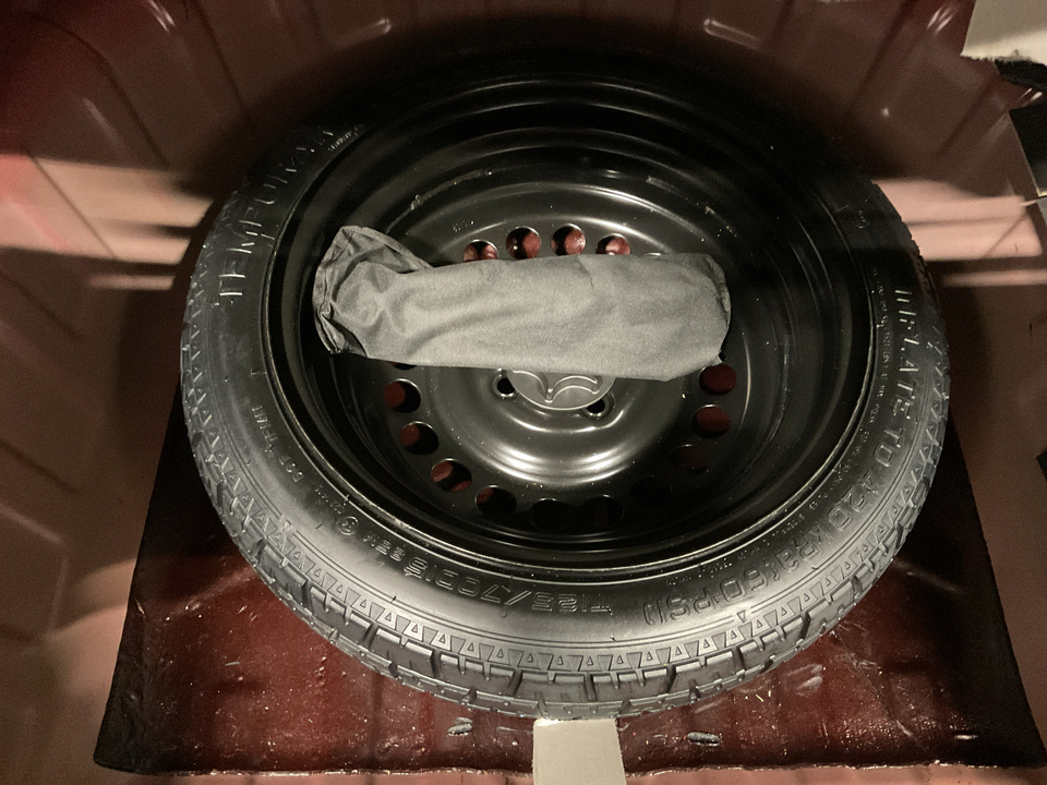 2021 Nissan Versa SR