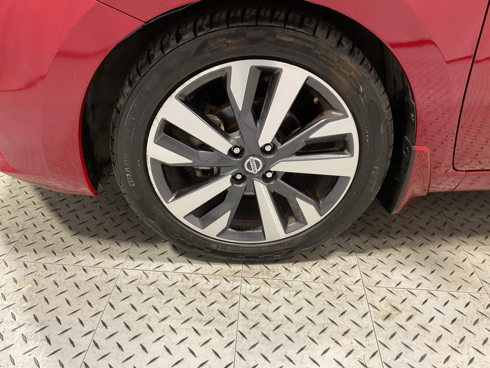 2021 Nissan Versa SR