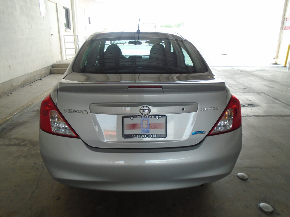 2014 Nissan Versa 1.6 S 4A