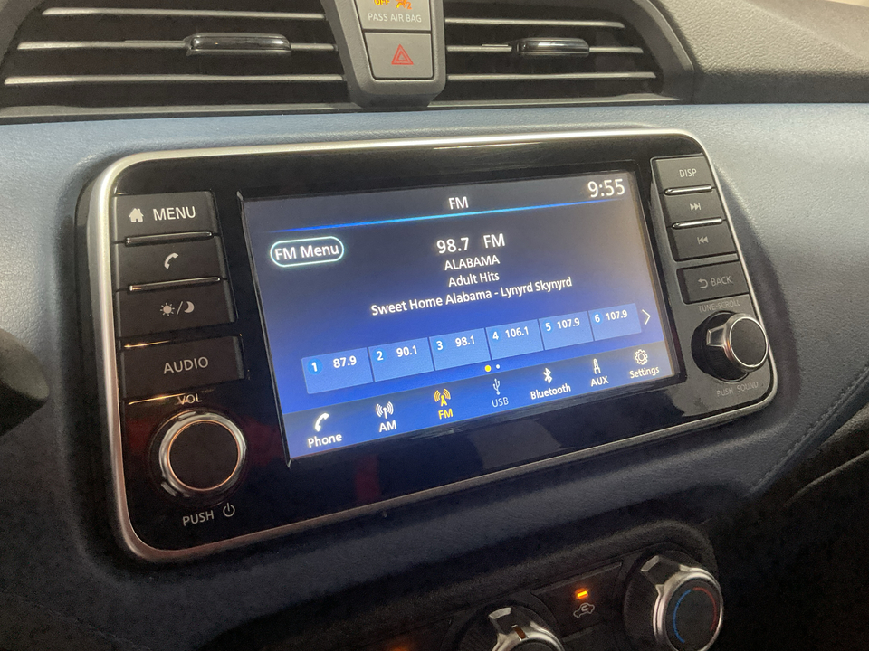 2025 Nissan Versa SV