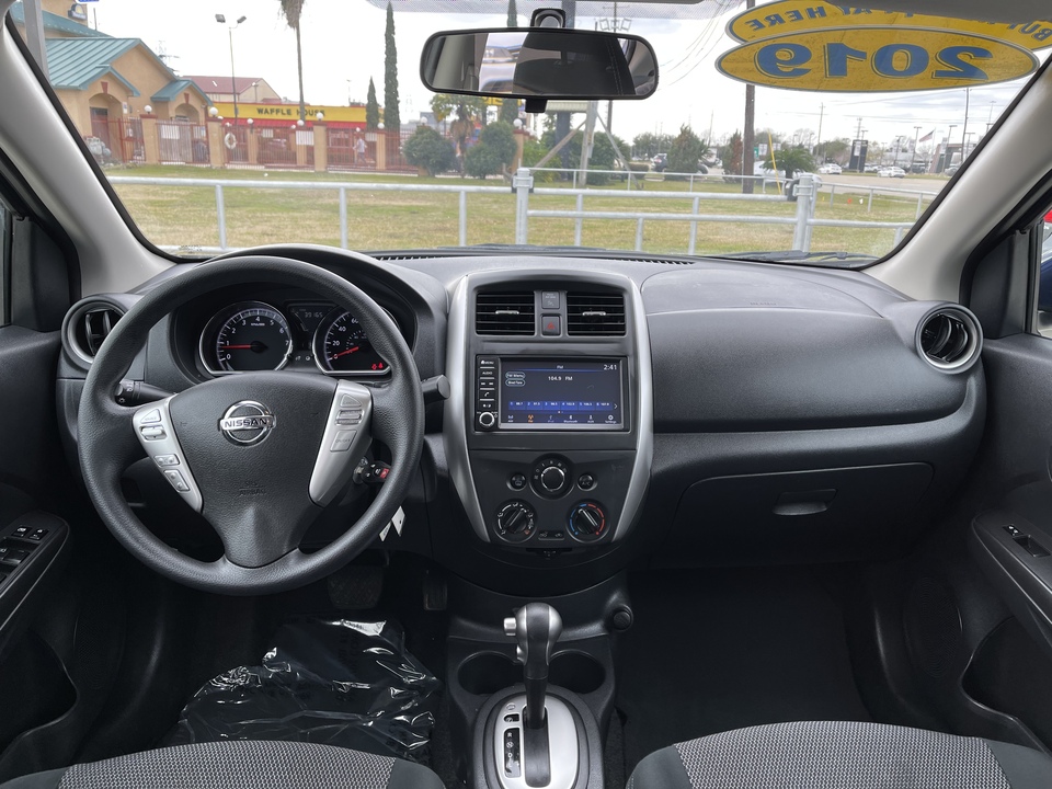 2019 Nissan Versa 1.6 SV Sedan