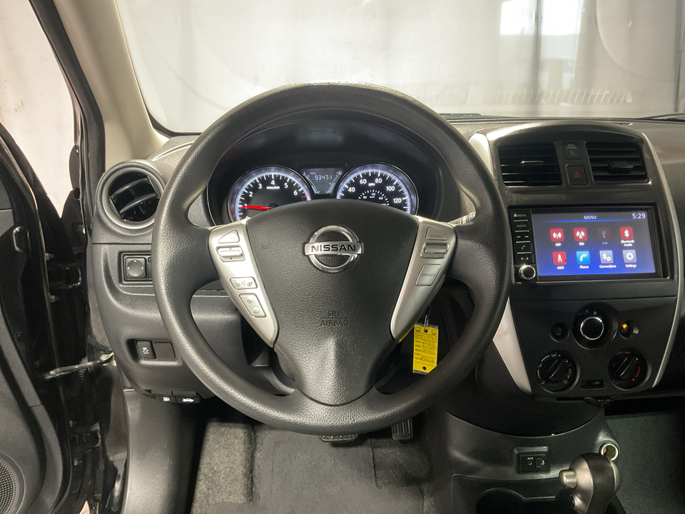 2019 Nissan Versa 1.6 SV Sedan