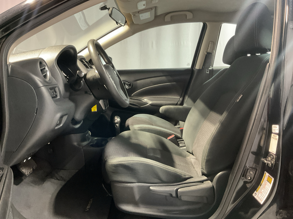 2019 Nissan Versa 1.6 SV Sedan