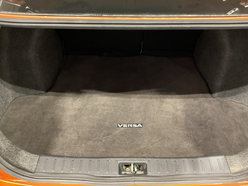 2021 Nissan Versa SR