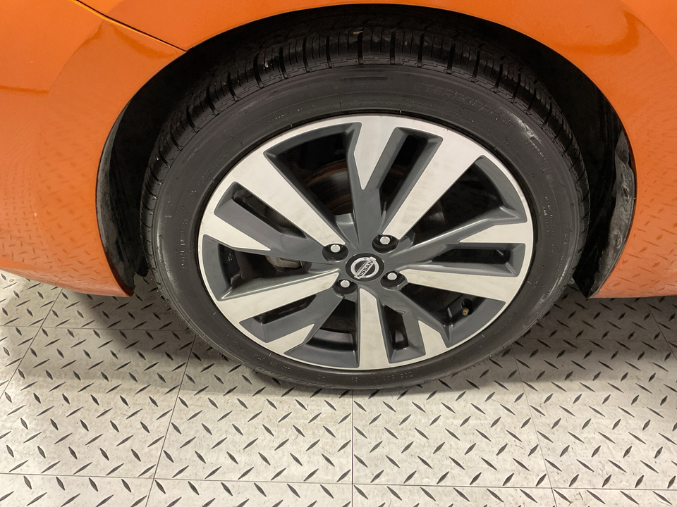 2021 Nissan Versa SR