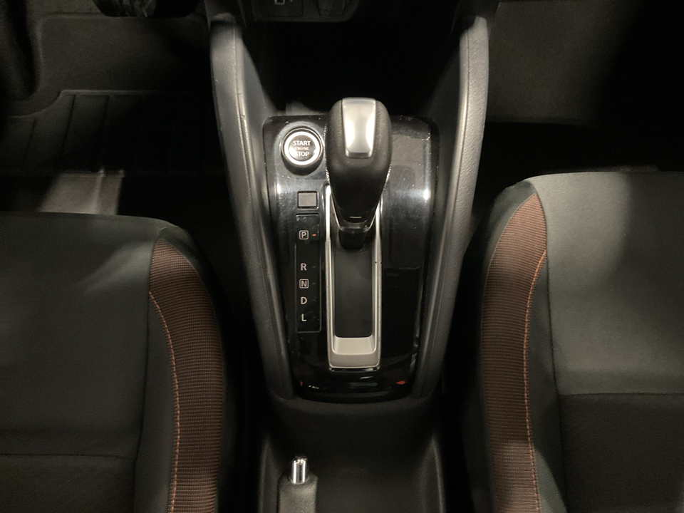 2021 Nissan Versa SR