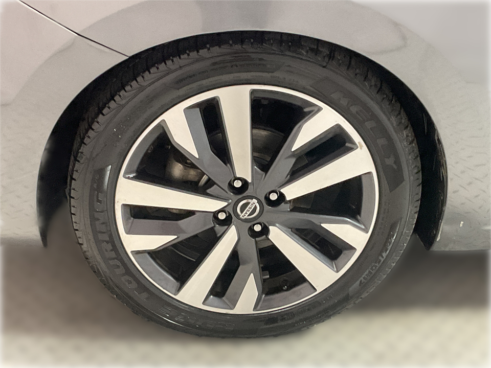 2021 Nissan Versa SR