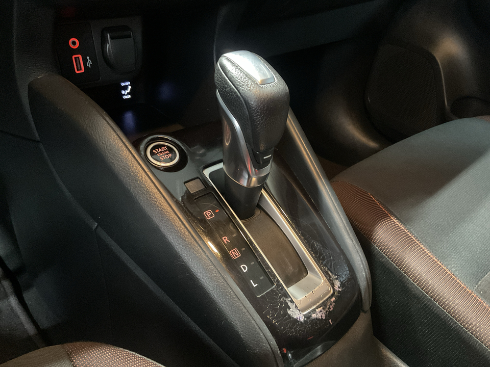 2021 Nissan Versa SR