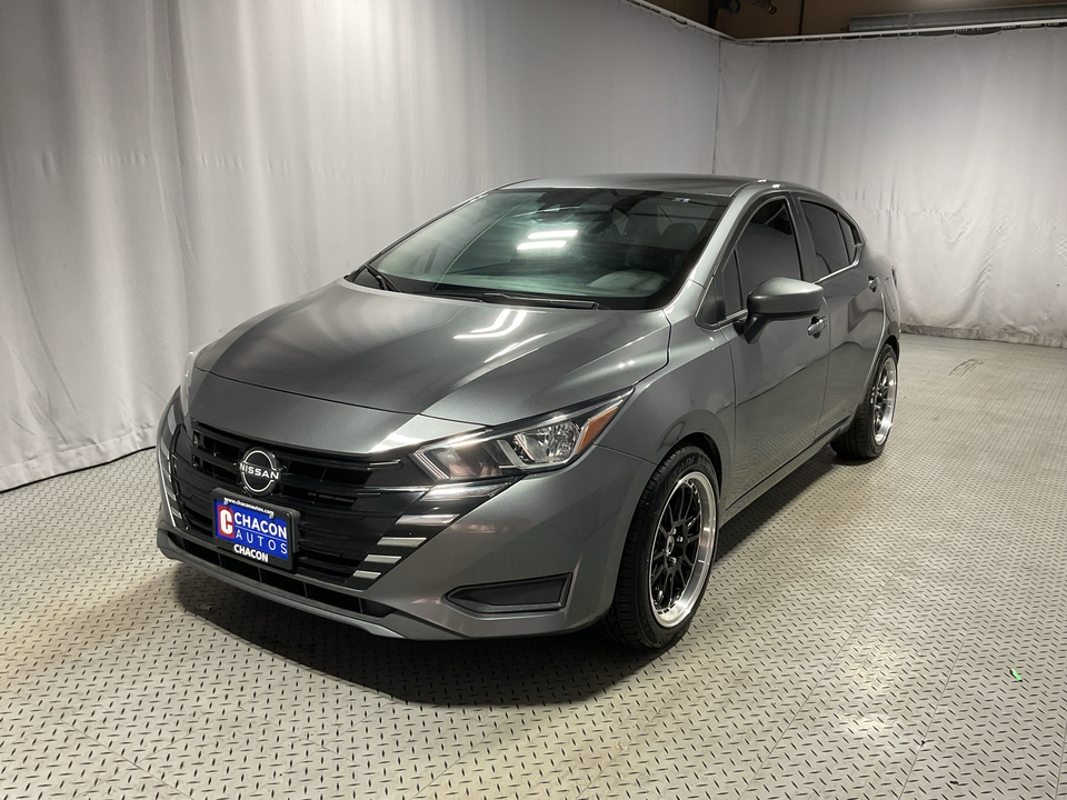 2023 Nissan Versa SV