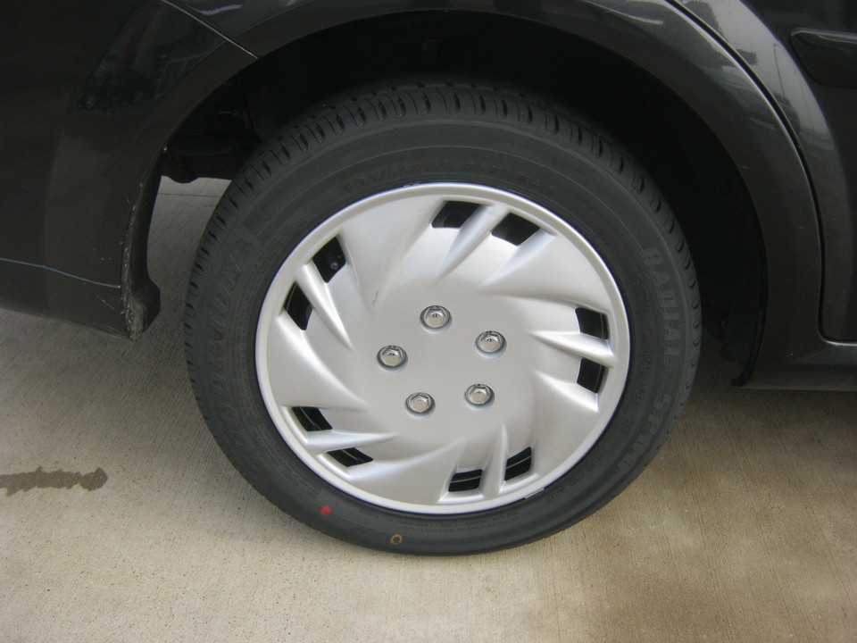 2008 Suzuki Forenza Base
