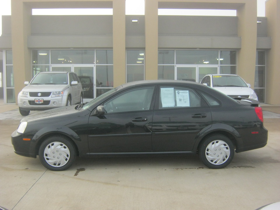 2008 Suzuki Forenza Base