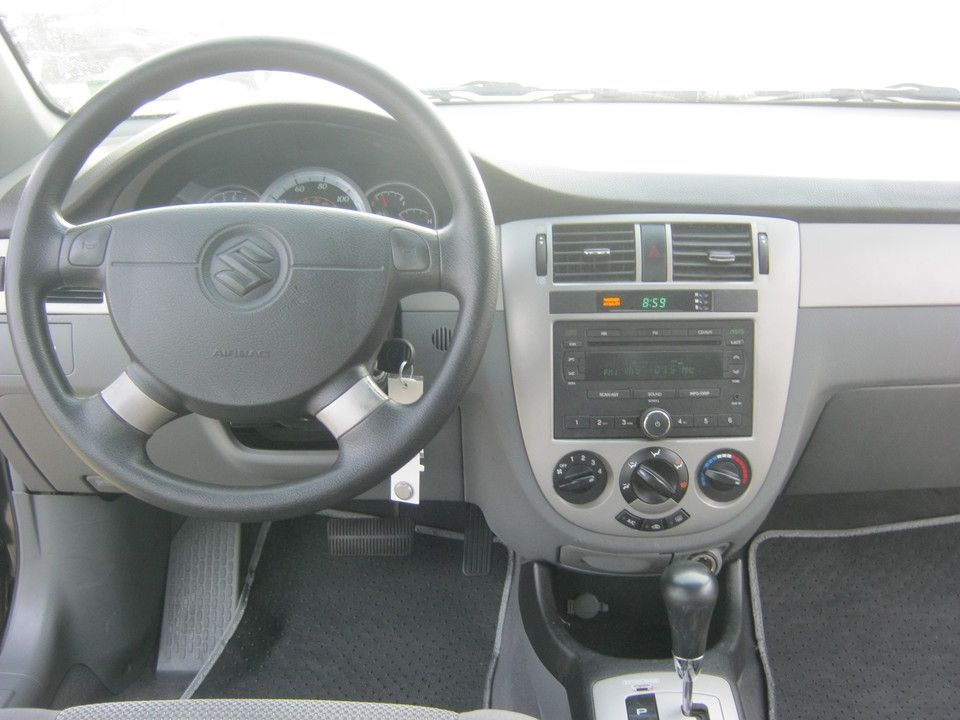 2008 Suzuki Forenza Base