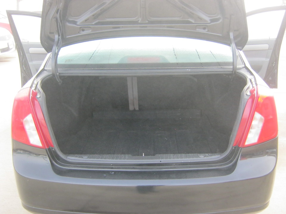 2008 Suzuki Forenza Base
