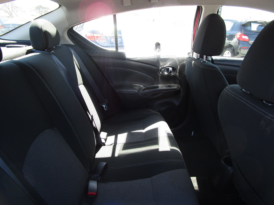 2019 Nissan Versa 1.6 SV Sedan