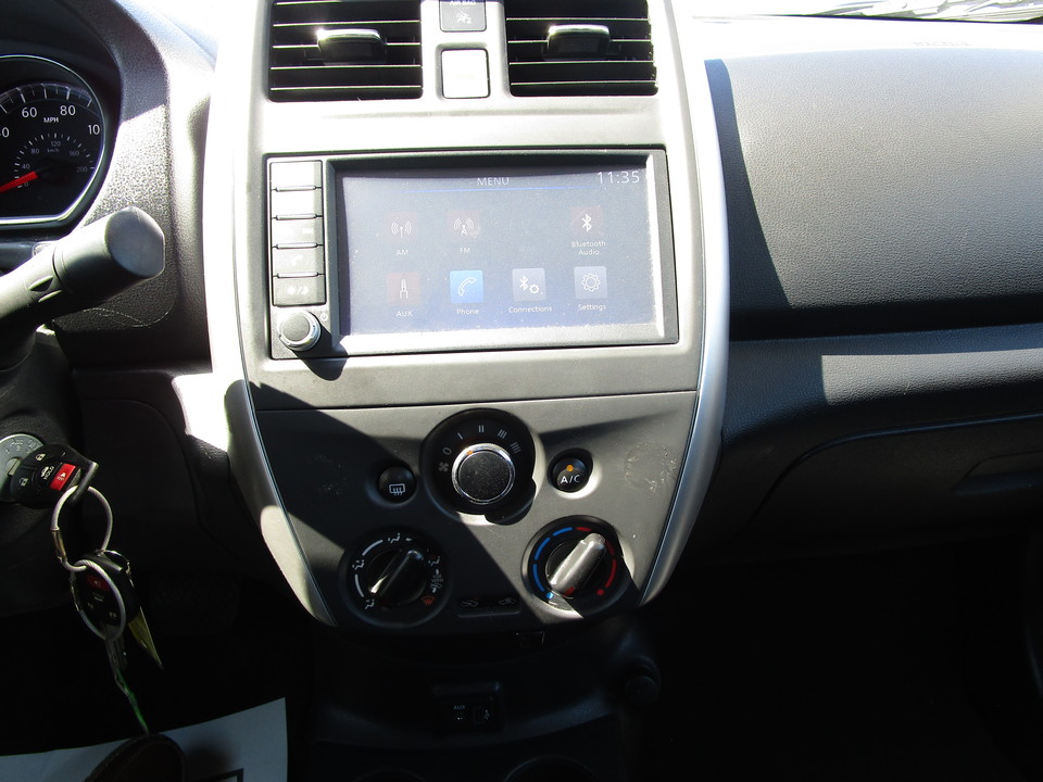 2019 Nissan Versa 1.6 SV Sedan