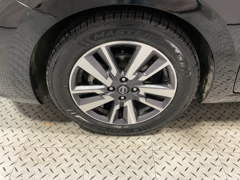 2023 Nissan Versa SV
