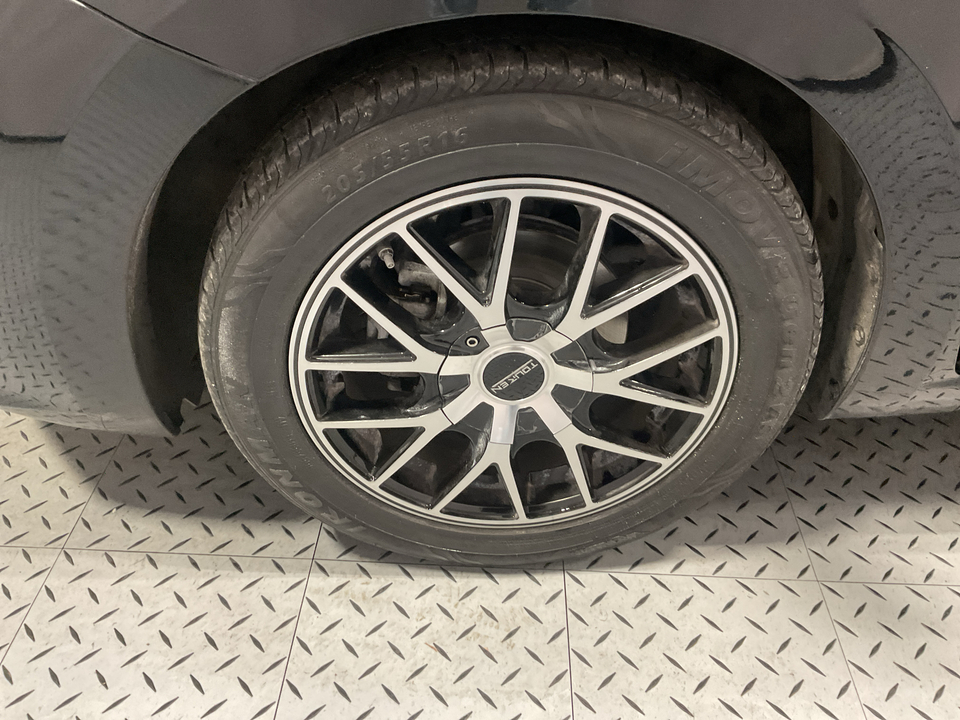 2023 Nissan Versa SV