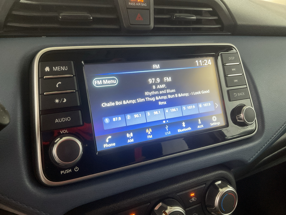 2025 Nissan Versa SV