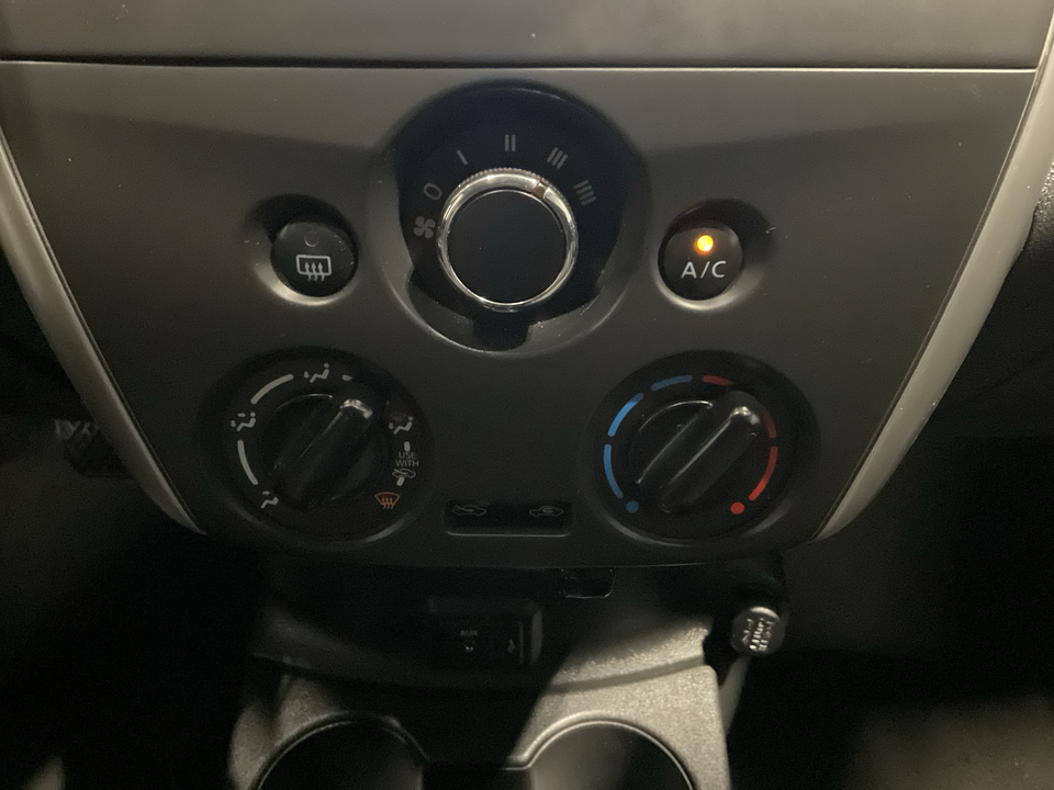 2019 Nissan Versa 1.6 SV Sedan