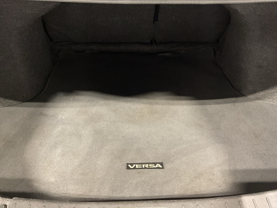 2019 Nissan Versa 1.6 SV Sedan