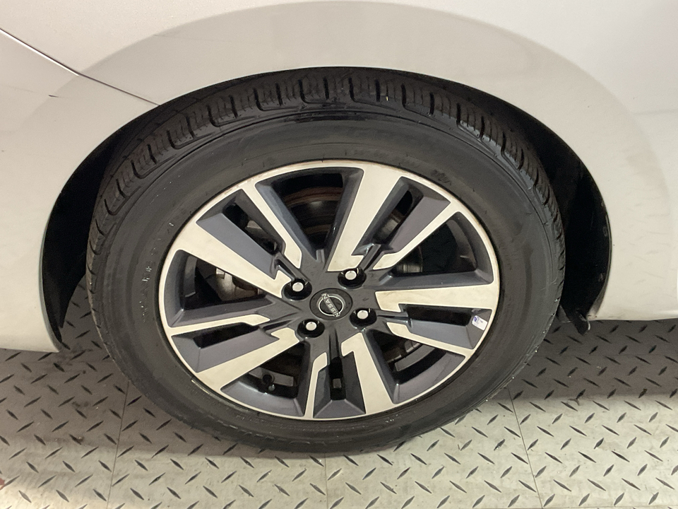 2023 Nissan Versa SV