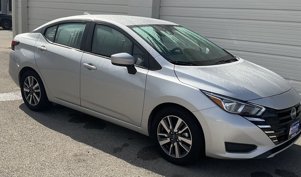 2023 Nissan Versa SV