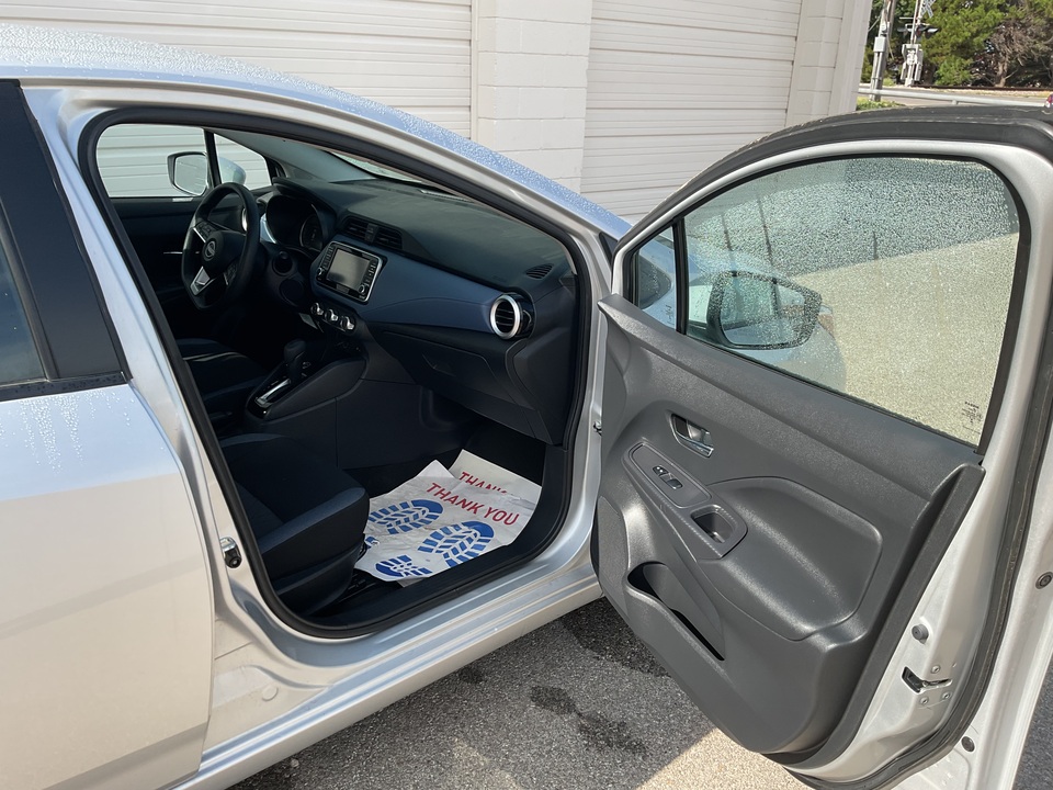 2023 Nissan Versa SV