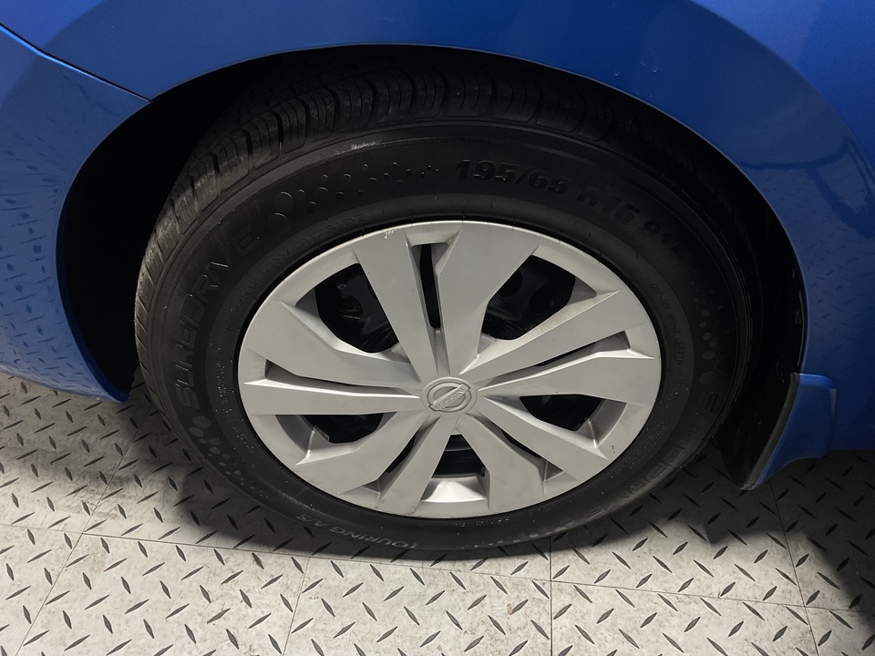 2022 Nissan Versa S CVT