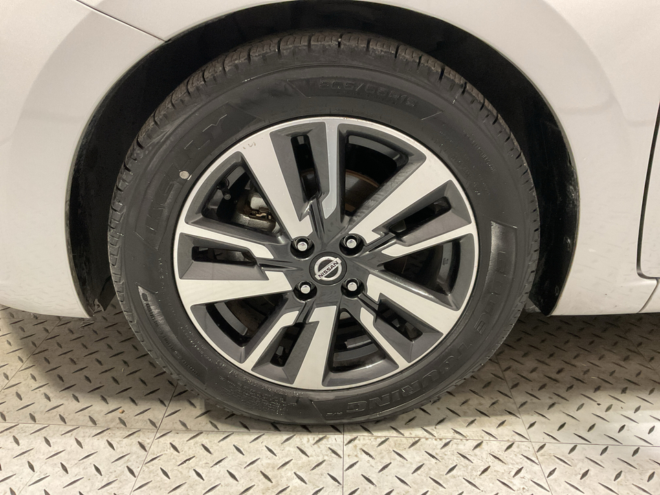 2022 Nissan Versa SV
