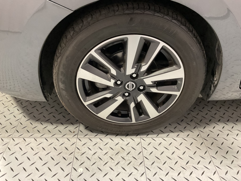 2022 Nissan Versa SV