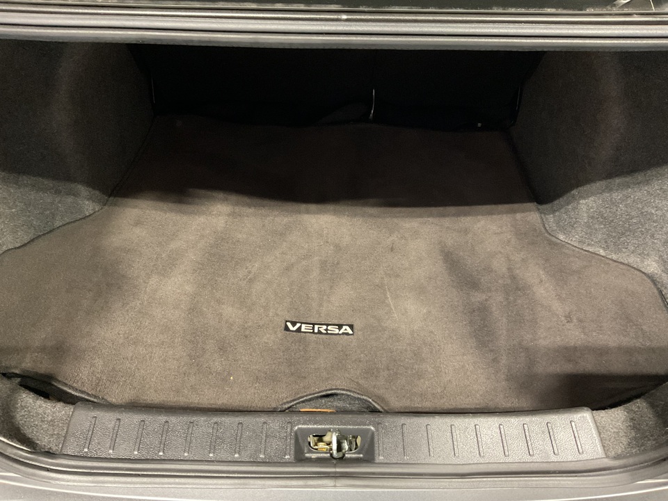 2022 Nissan Versa SV