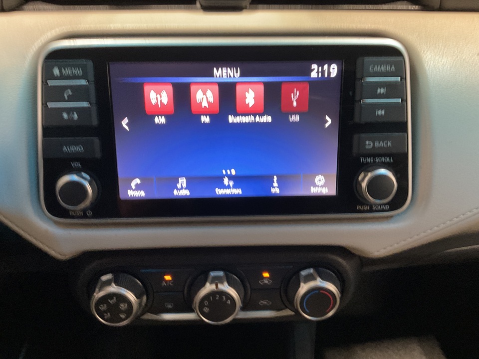 2022 Nissan Versa SV