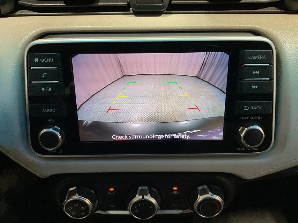 2022 Nissan Versa SV