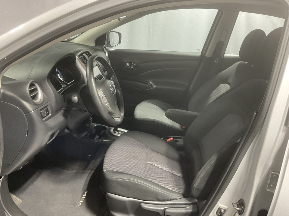 2019 Nissan Versa 1.6 SV Sedan