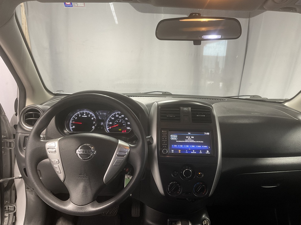2019 Nissan Versa 1.6 SV Sedan