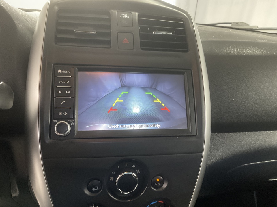 2019 Nissan Versa 1.6 SV Sedan