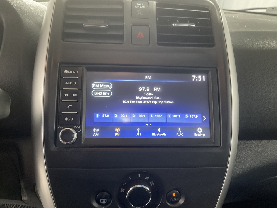 2019 Nissan Versa 1.6 SV Sedan