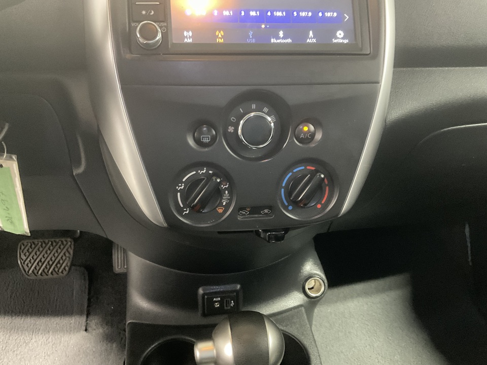 2019 Nissan Versa 1.6 SV Sedan